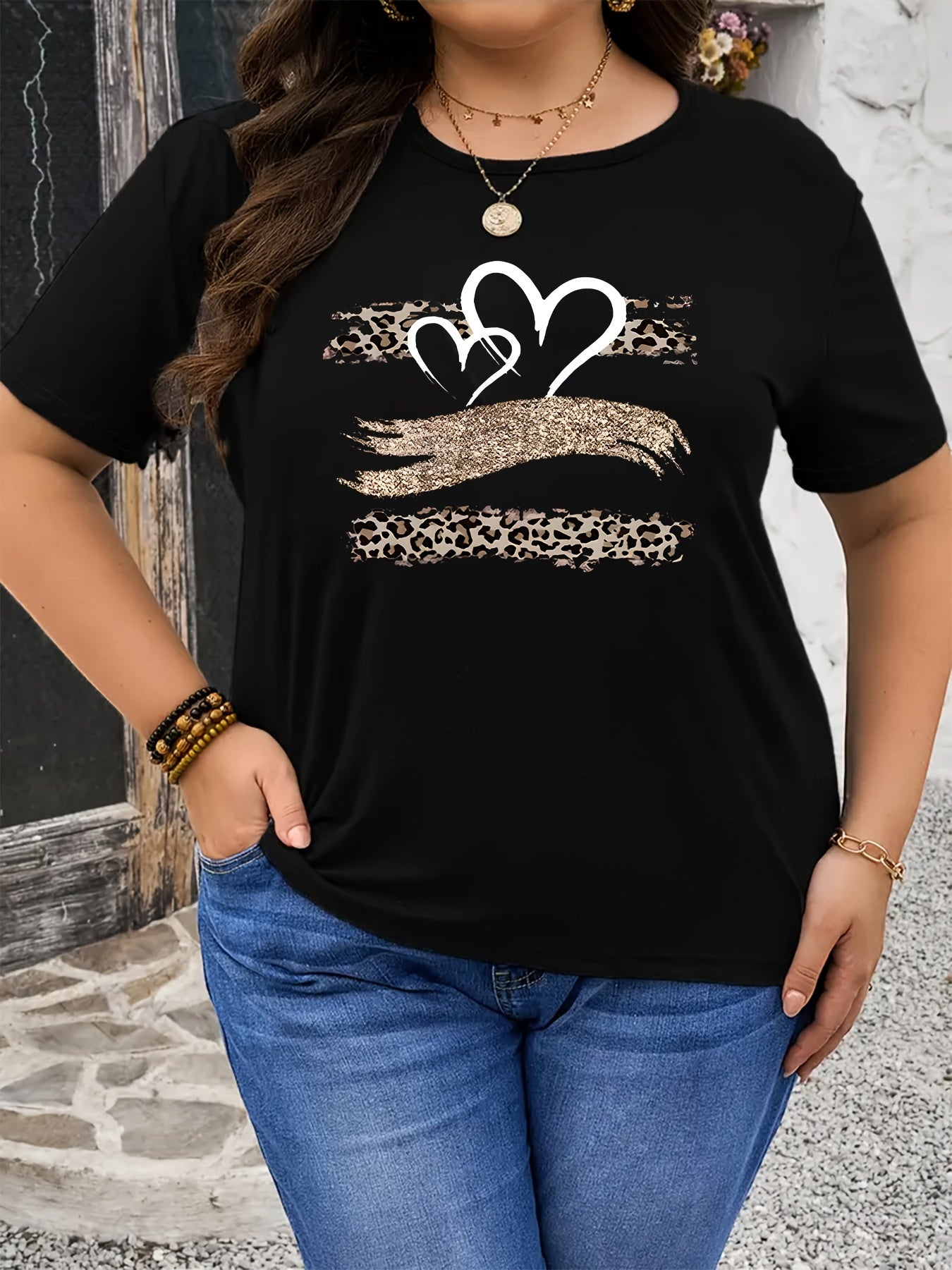Plus Size Black T-Shirt with Leopard and Heart Print Polyester Short Sleeve Spring Summer