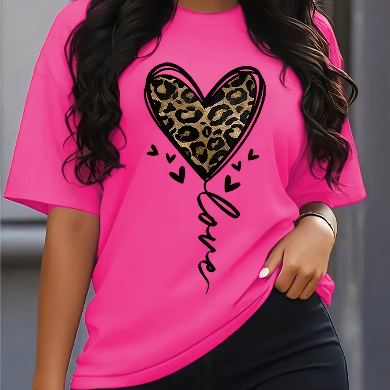 Plus Size Leopard Heart Print T-Shirt Casual Short Sleeve Top for Women