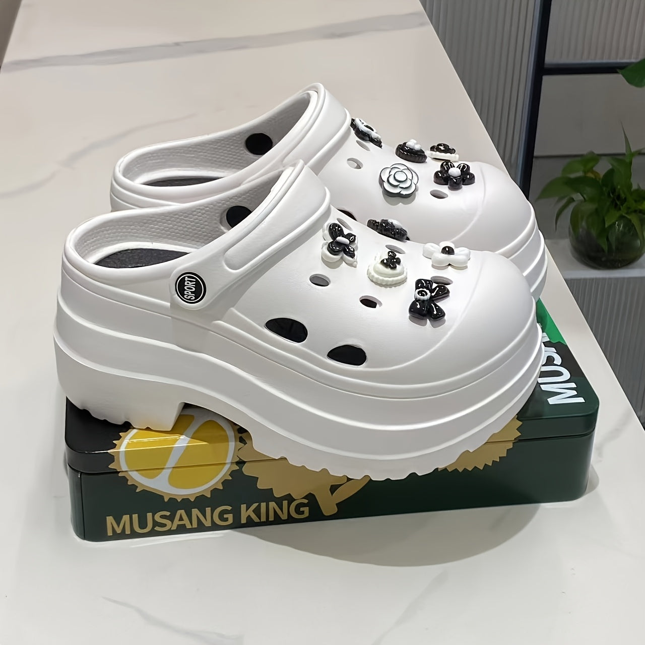 Women's Summer Fashionable Slip-On Shoes Black and White Floral Accessories