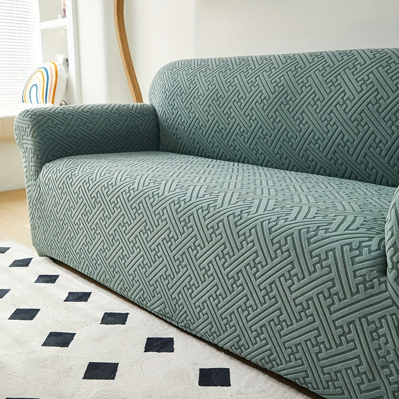 Универсальный чехол для дивана защищает мебель в любой комнате.