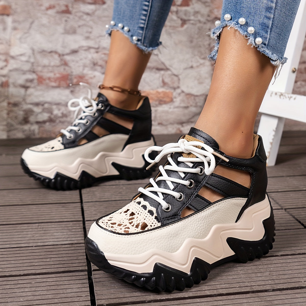 Women's Mesh Sneakers Platform Sole Lace-Up Breathable Casual