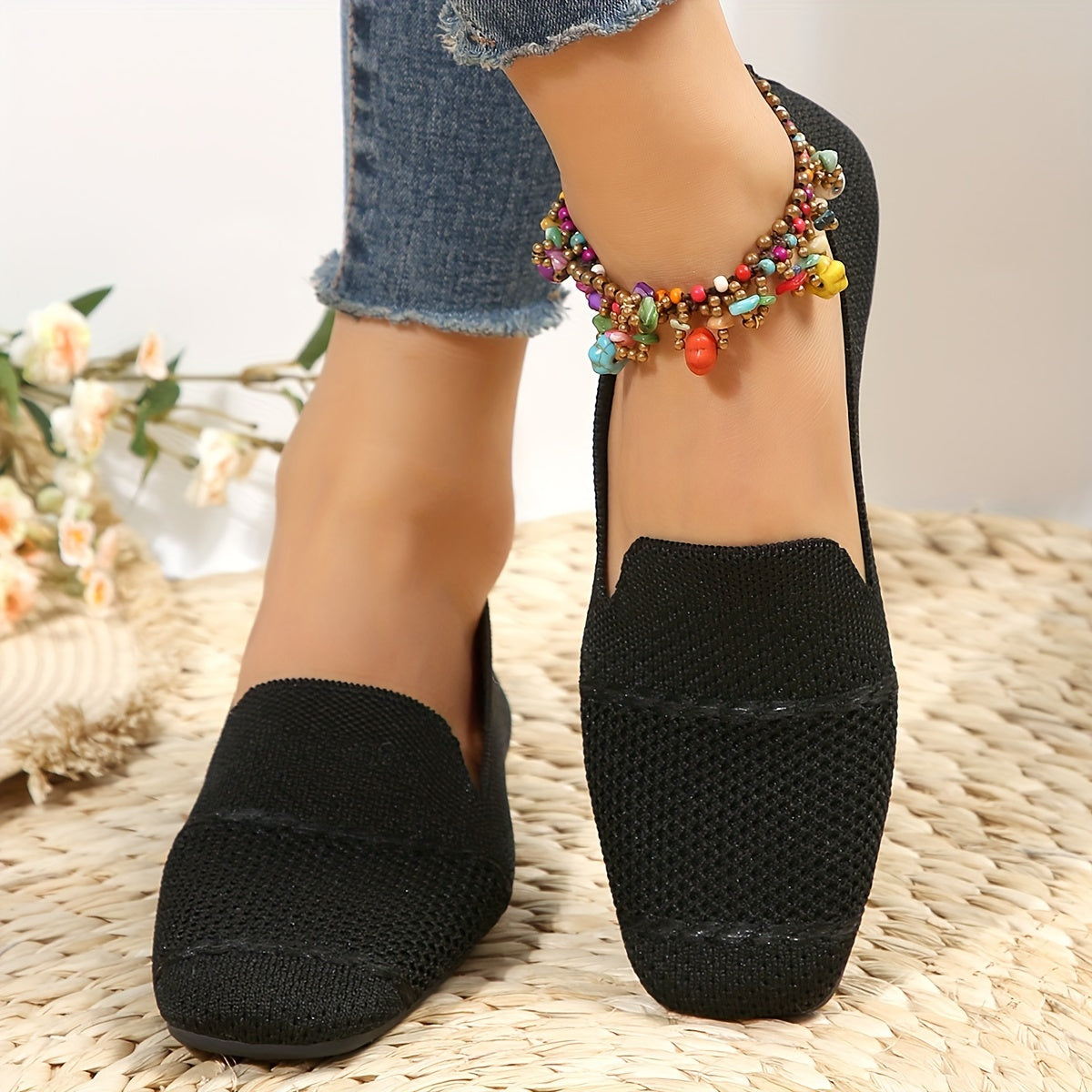 Ayollar uchun to'qilgan nafas oladigan kvadrat barmoqli poyabzal, to'rt fasl uchun