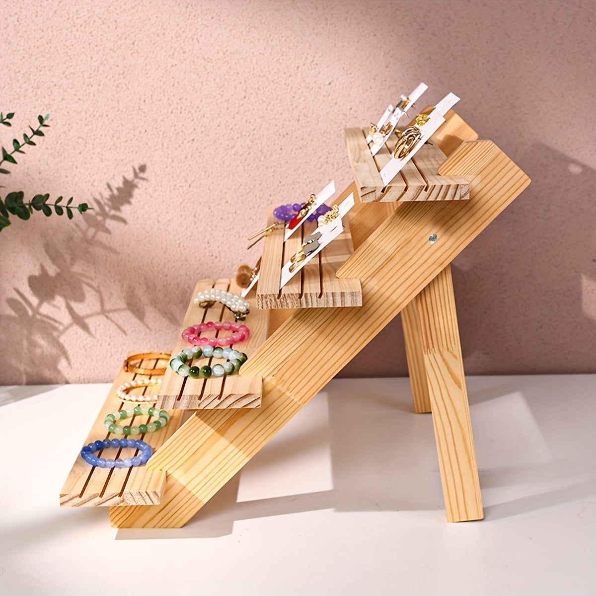 Стойка для демонстрации из массива дерева с съемными уровнями для украшений и домашнего декора