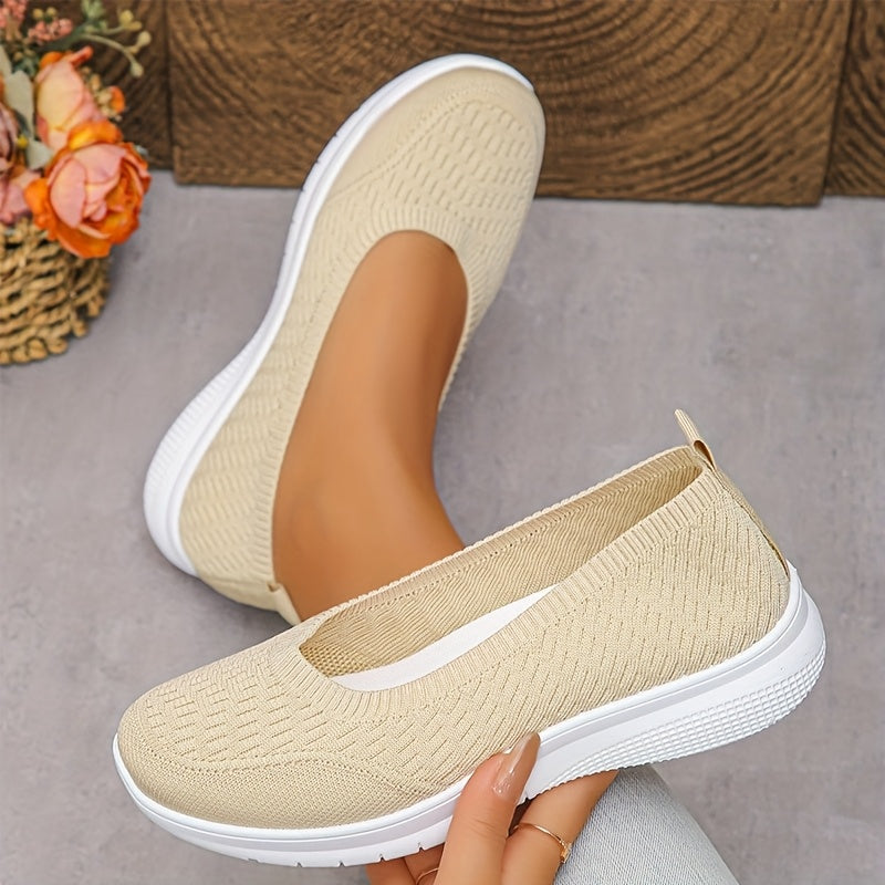 Ayollar uchun Slip-On sport poyabzali nafas oluvchi mato tekis anti-slip taglik butun kun davomida qulaylik