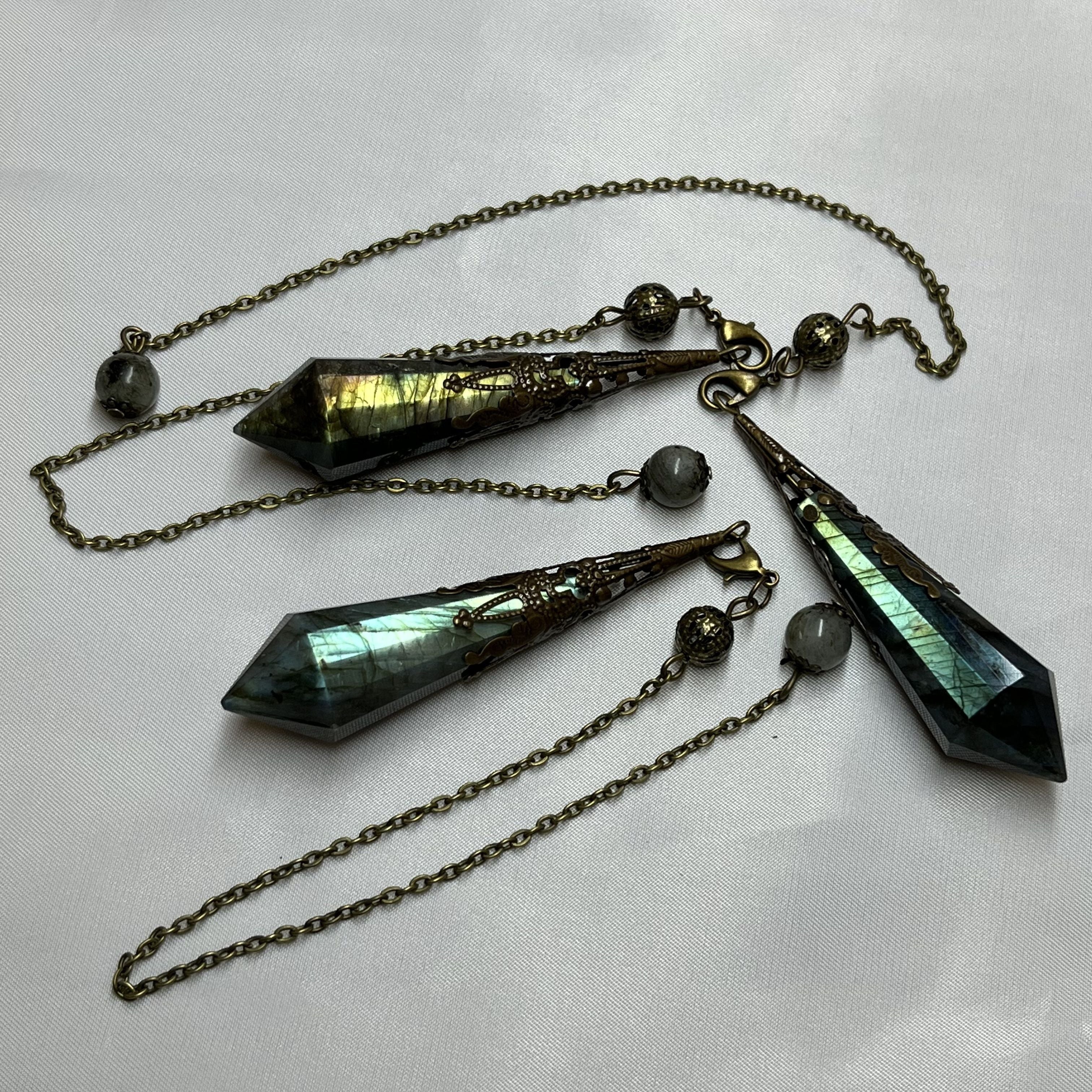 Natural Labradorite Pendulum One-Piece Crystal Healing Tool