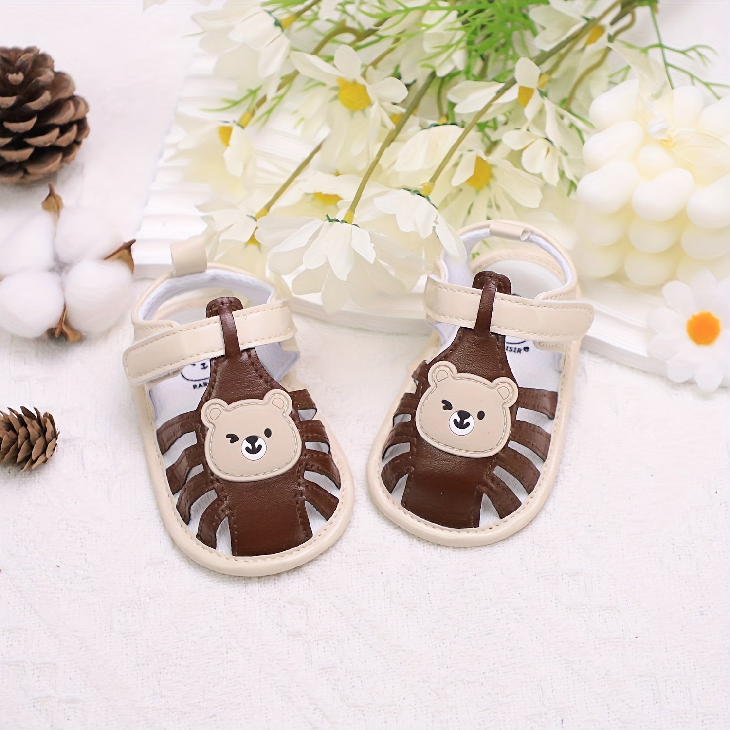 Kichkina bolalar uchun sandal Bear Theme yumshoq taglik nafas oladigan yopishqoqsiz yozgi poyabzal