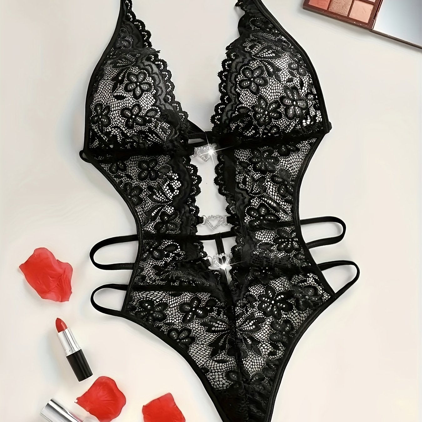 Ayollar uchun jozibali moda dizayni bilan ipli bodi, ichki kiyim va ichki shimlarsiz.