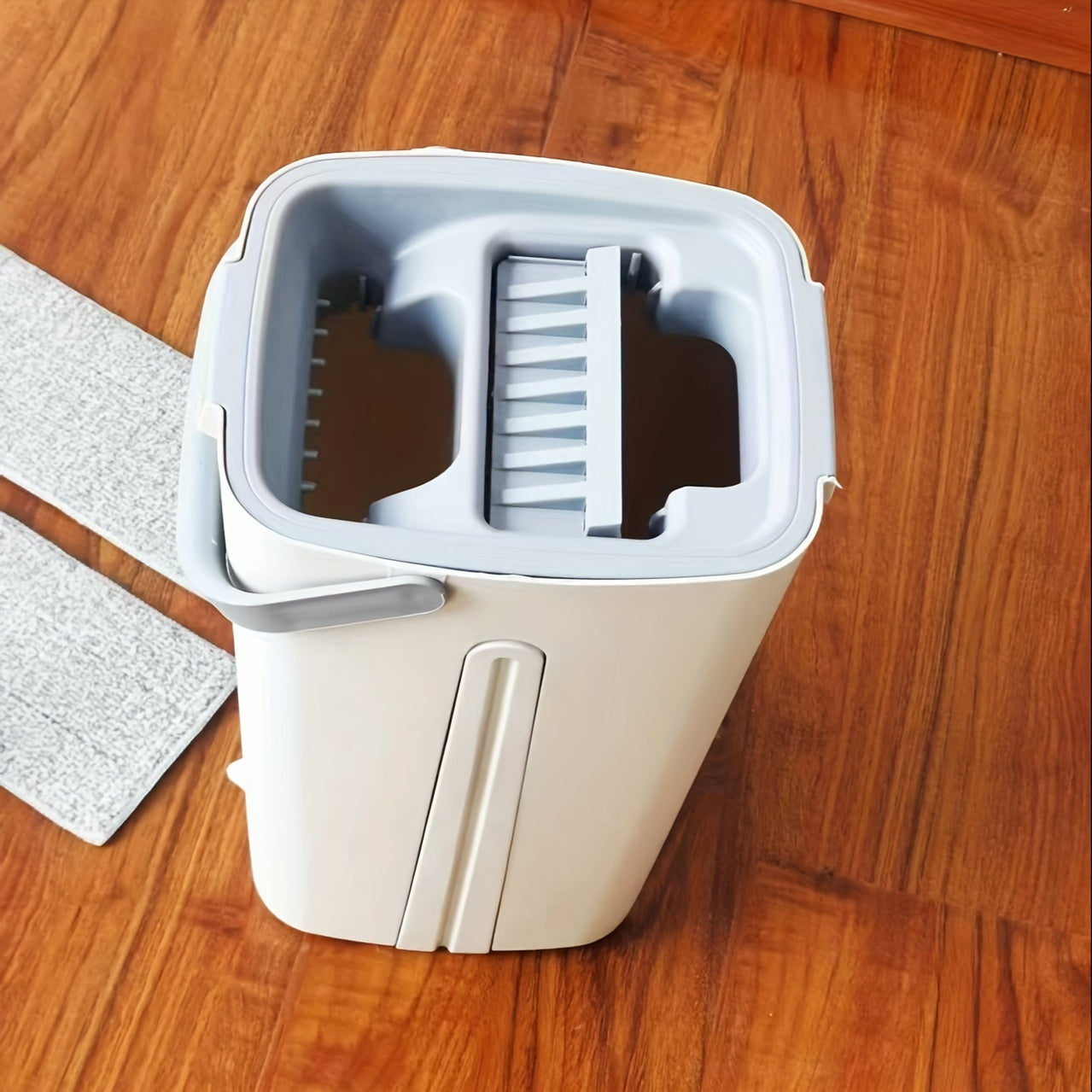 2 ta pad to'plami: Uy pol va plitalar uchun qo'lni bo'sh qo'yadigan tekis mopu, 360 daraja aylanuvchi va yuviladigan, yotoqxona va yashash xonasi uchun mukammal