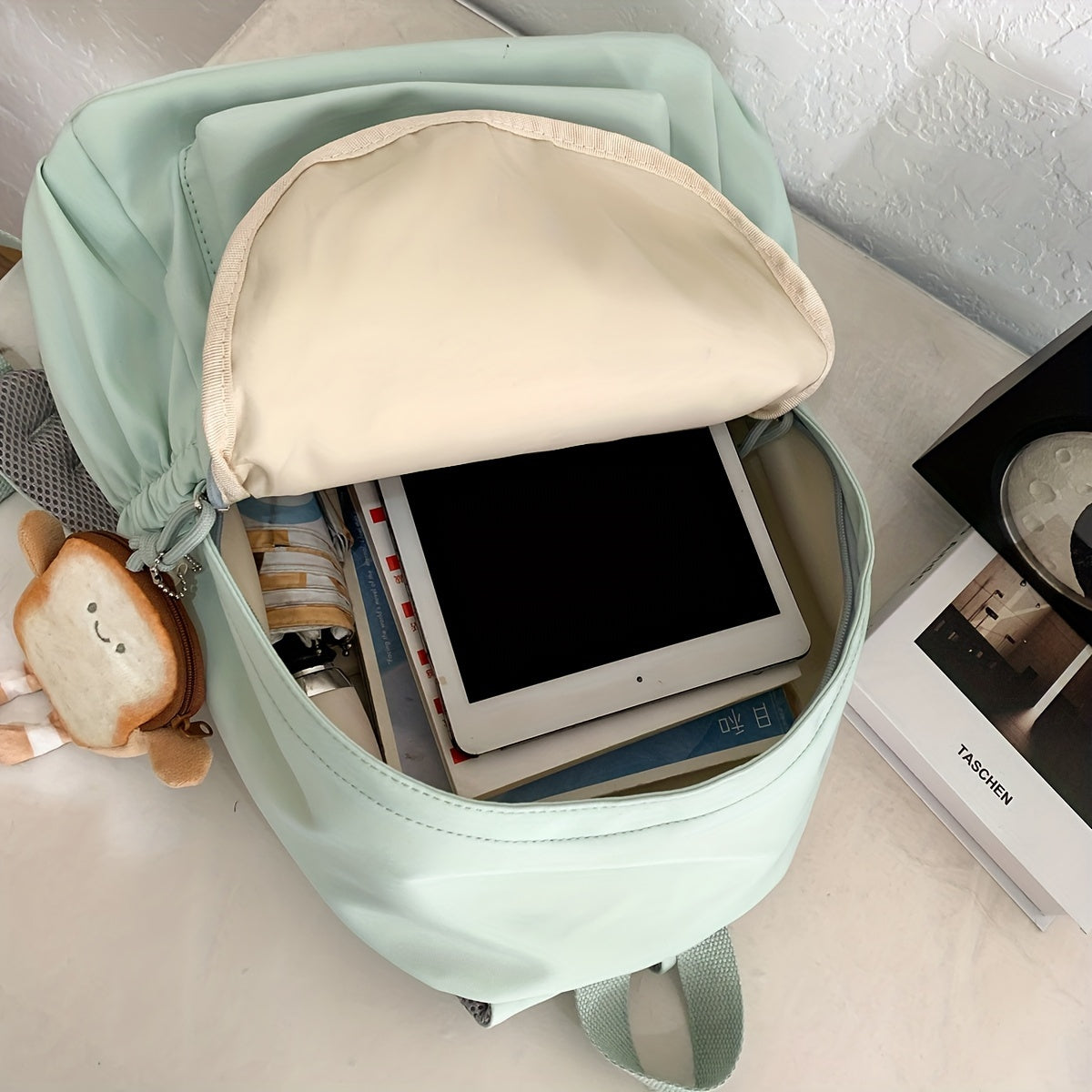 Lightweight Casual Backpack for High School Students Nylon Zipper Closure Black