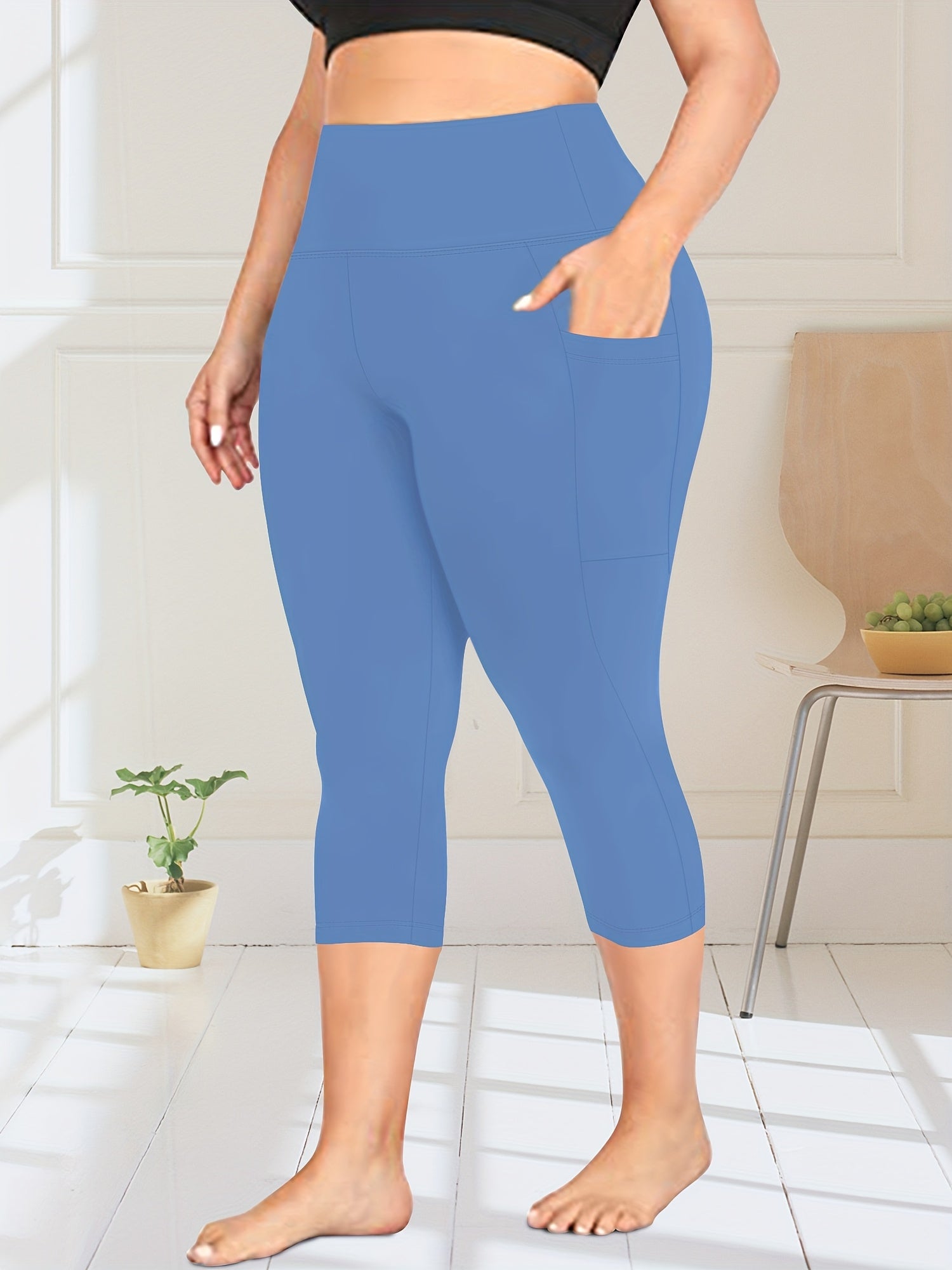 Plus Size Women's High-Waisted Capri Leggings with Side Pockets