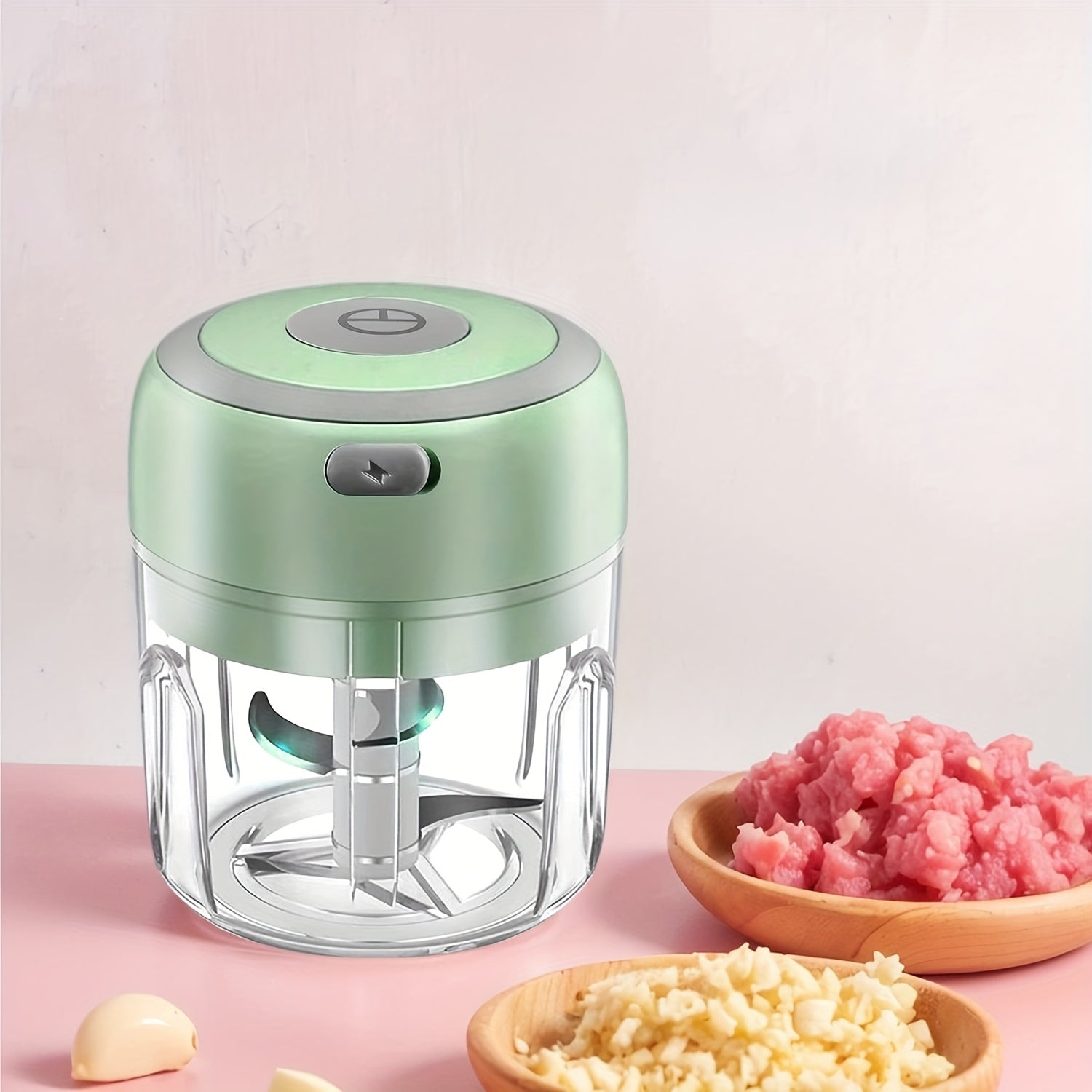 Elektr garlic masheri: Avtomatik go‘sht aralashtirish va to‘ldirish imkoniyatlariga ega ko‘p funksiyali oshxona oziq-ovqat protsessori. 8.45oz sig‘imi, USB orqali qayta zaryadlanadi, sabzavotlarni maydalash uchun 3 ta pichoq.