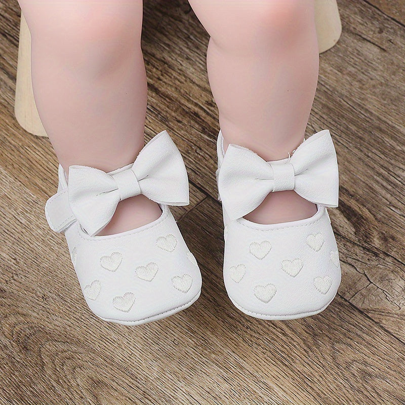 Baby Girl Sandals for Spring and Autumn Breathable PU Flat Shoes with Heart Embroidery