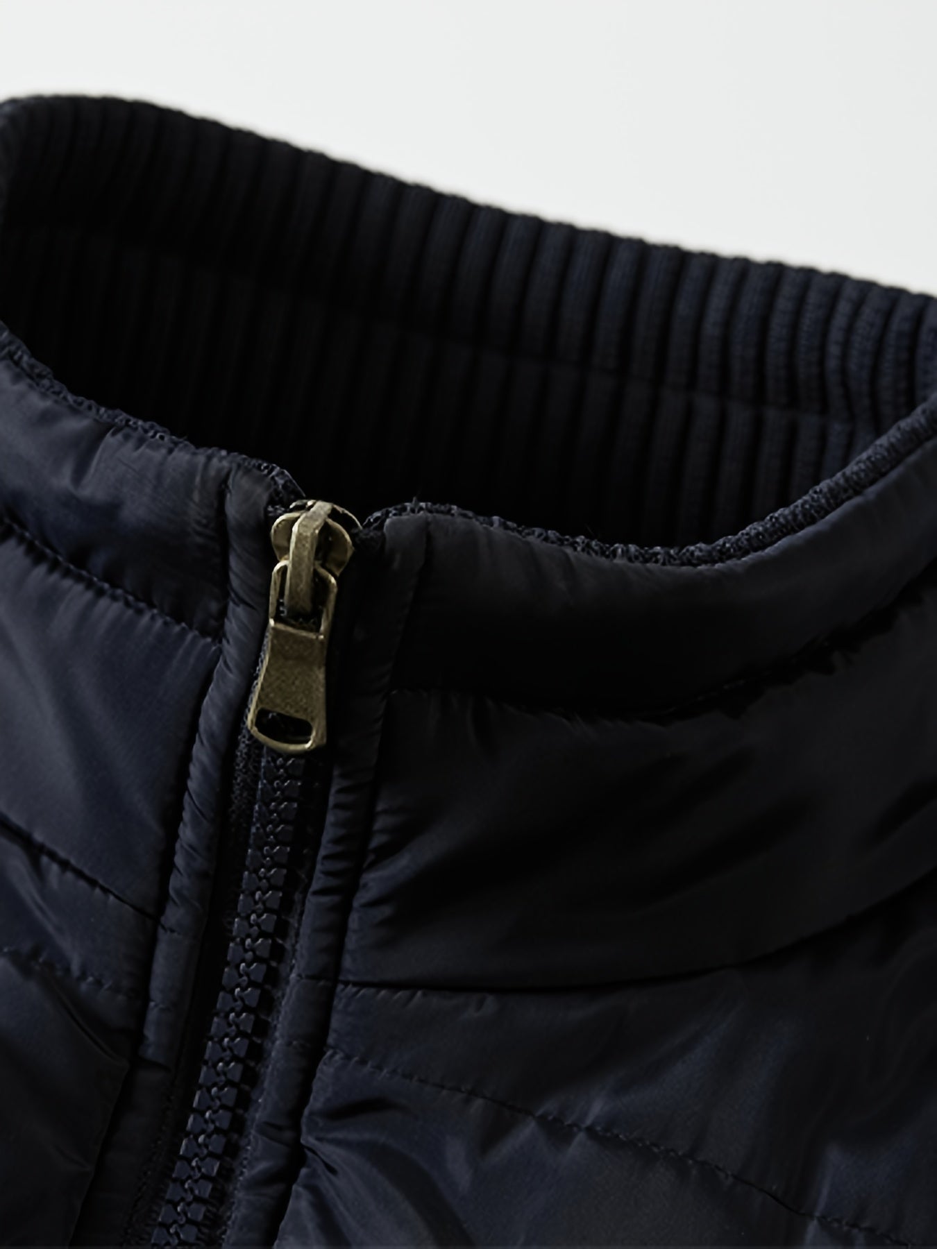 Men's Winter Vest Olive Green Zipper Fleece-Lined Casual Sleeveless Outerwear