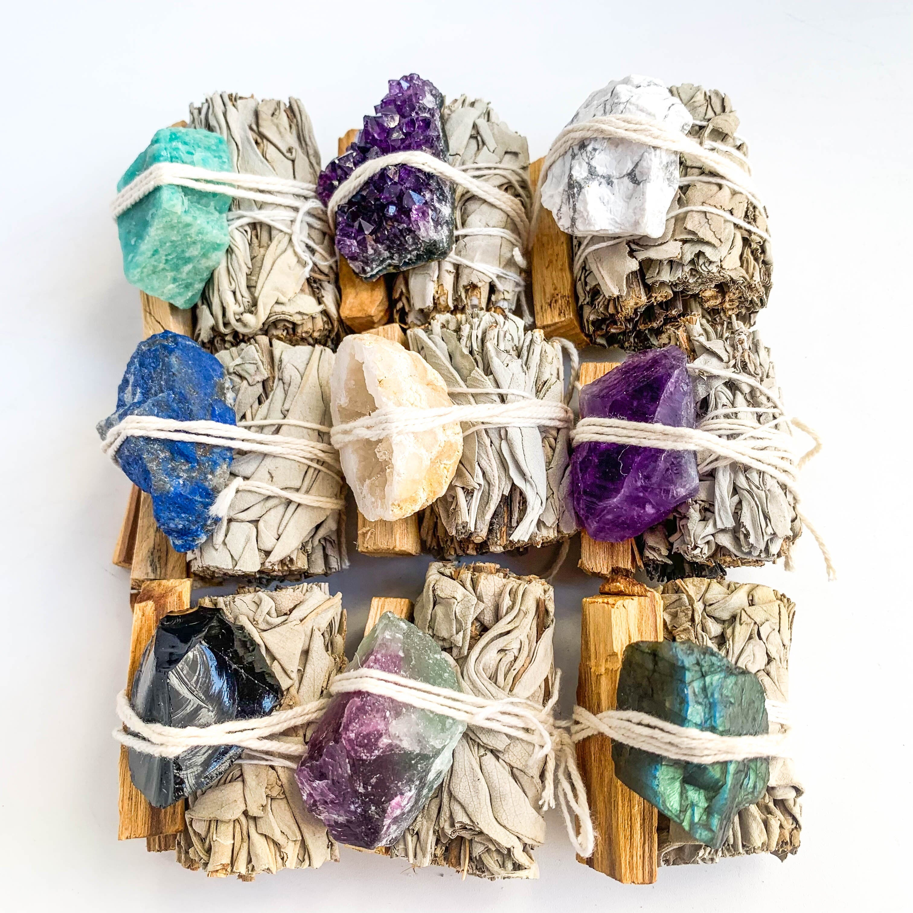 Conjunto de varita de limpieza energética de cristal de roca natural con varita de amatista, selenita y salvia blanca