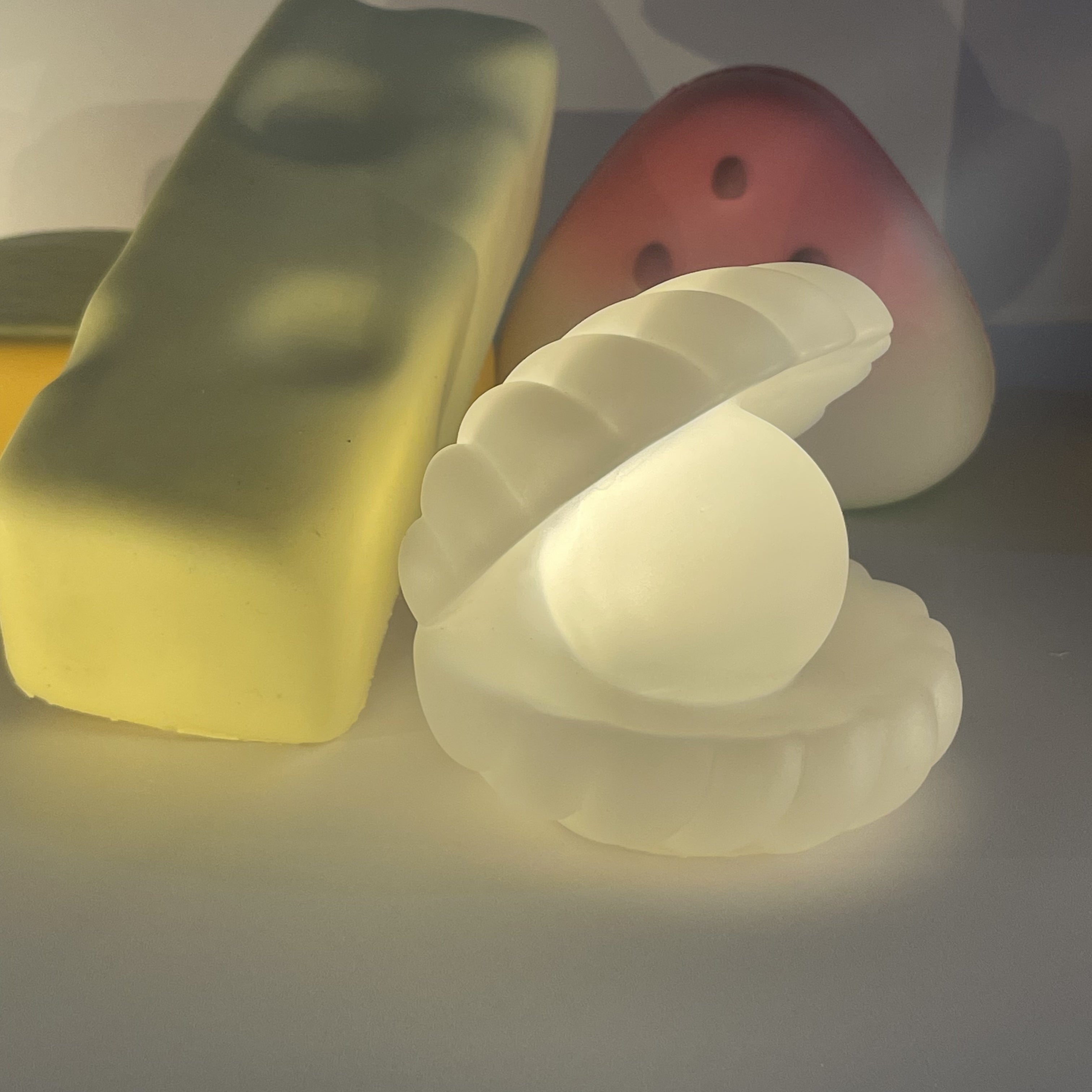 Lámpara de mesa con luz nocturna de concha Art Deco alimentada por batería para dormitorio y habitación universitaria