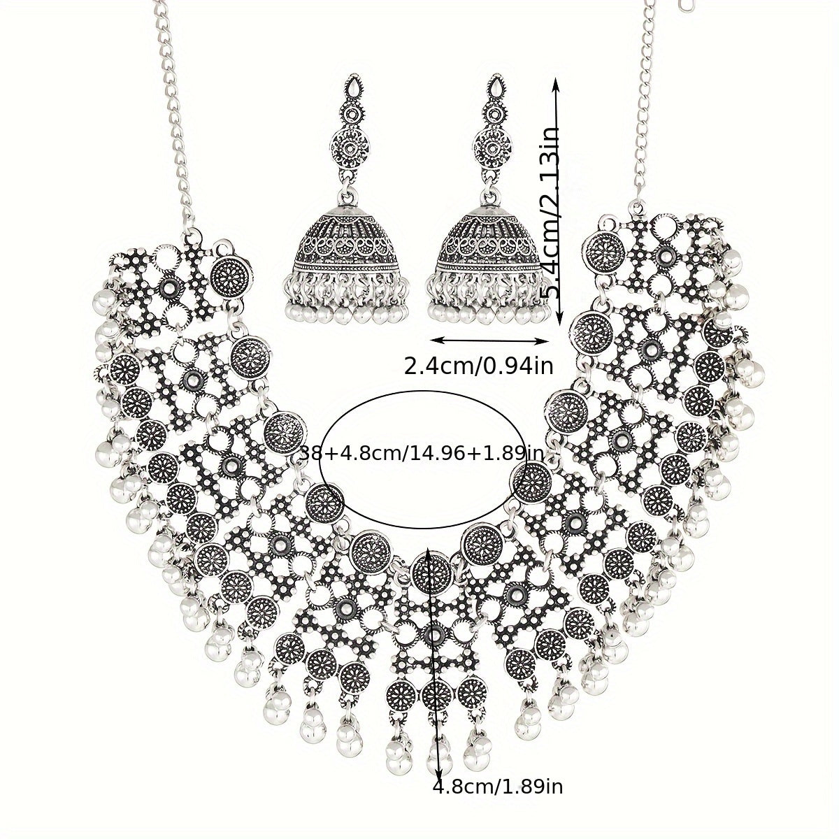 Qadimiy Bollywood ilhomlangan zargarlik to'plami, qabilaviy, O'rta Sharq dizaynlarini o'z ichiga oladi - lantern uslubidagi sirg'alar va har kuni kiyish uchun ham, bayramlar uchun ham mukammal bo'lgan marjonlar.