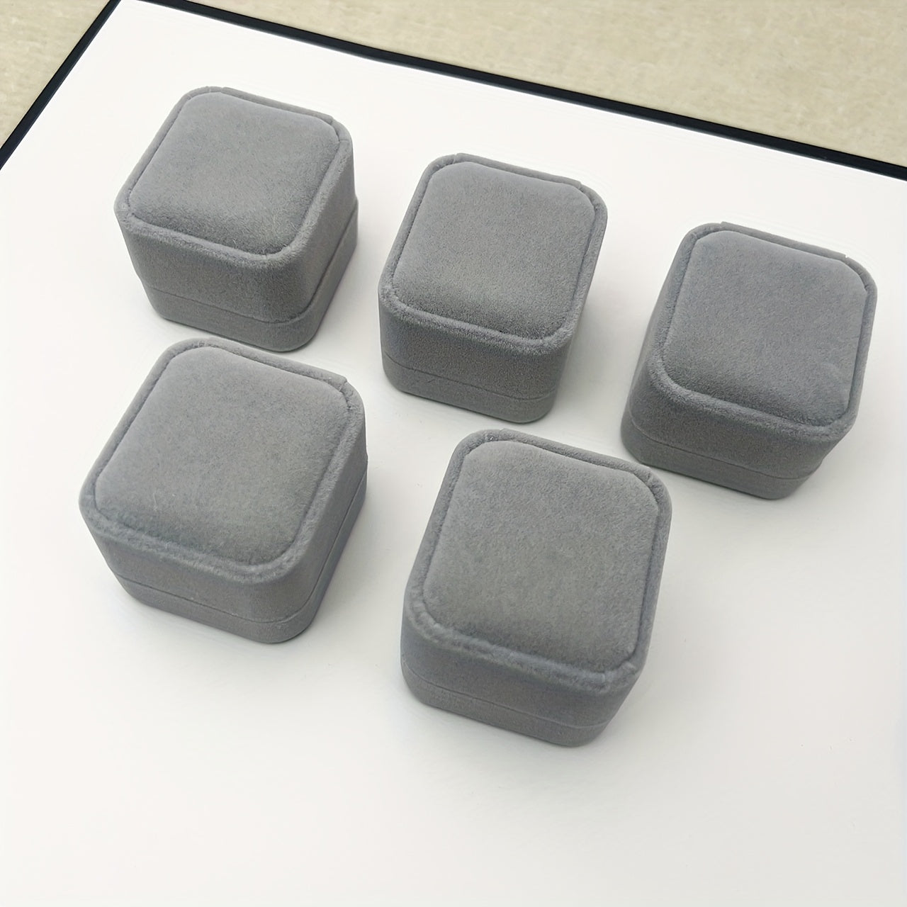 Набор из 5 бархатных шкатулок для украшений с застежкой-кнопкой для колец и подарков