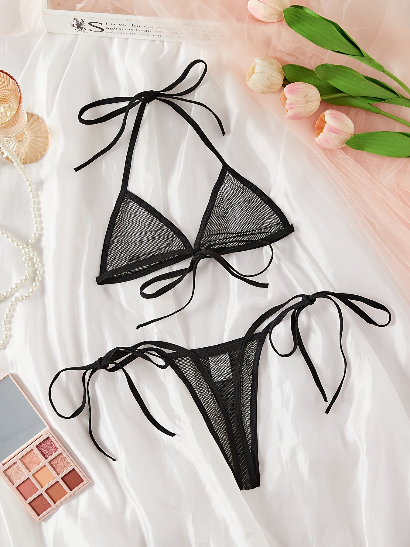 Shaffof Tarmoq Ichki Kiymlari To'plami: Halter Brasi va Thong, Jozibador Ayollar Ichki Kiymlari