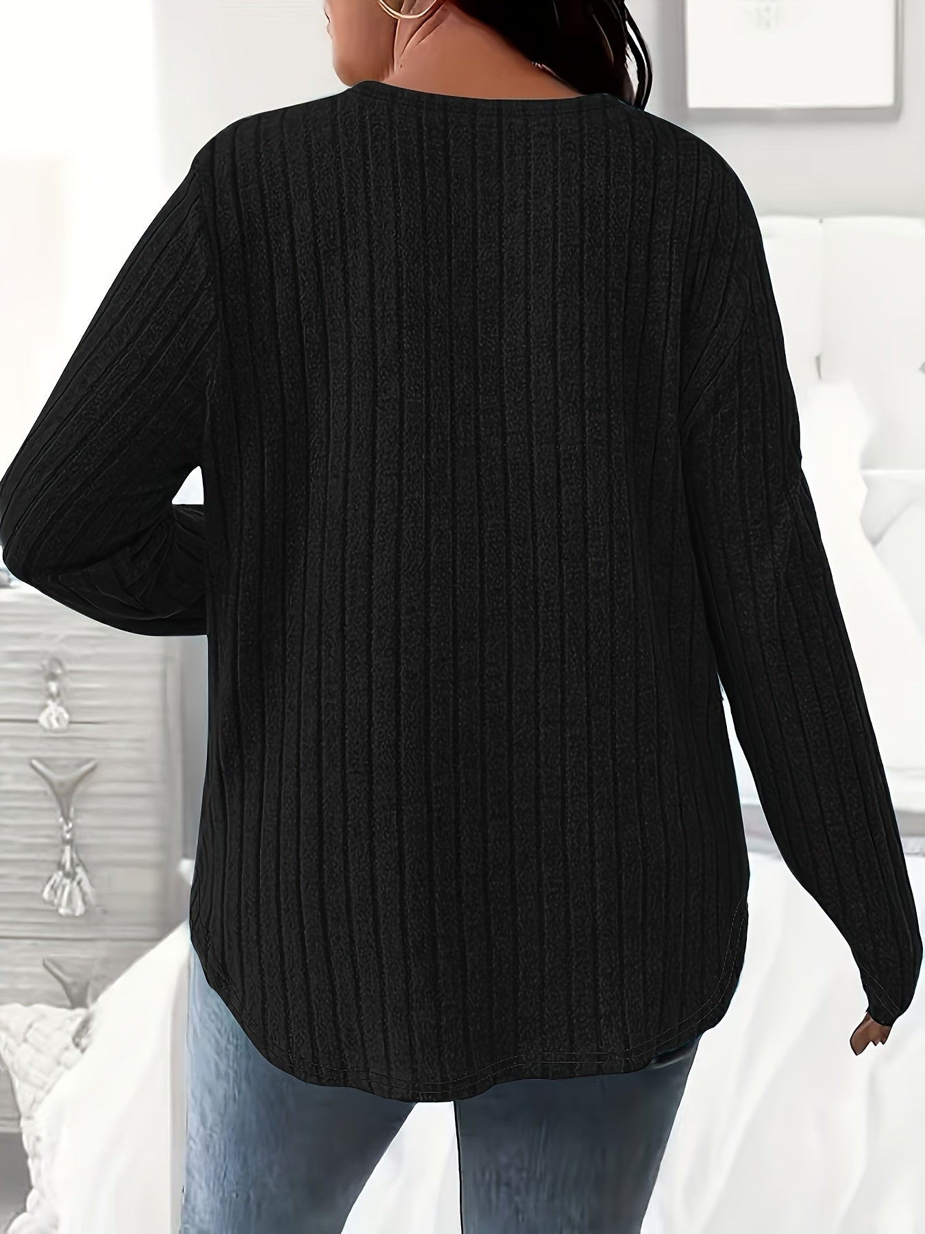 Women's Loose Fit V-Neck Polyester T-Shirt Breathable Soft Fabric All-Season Casual