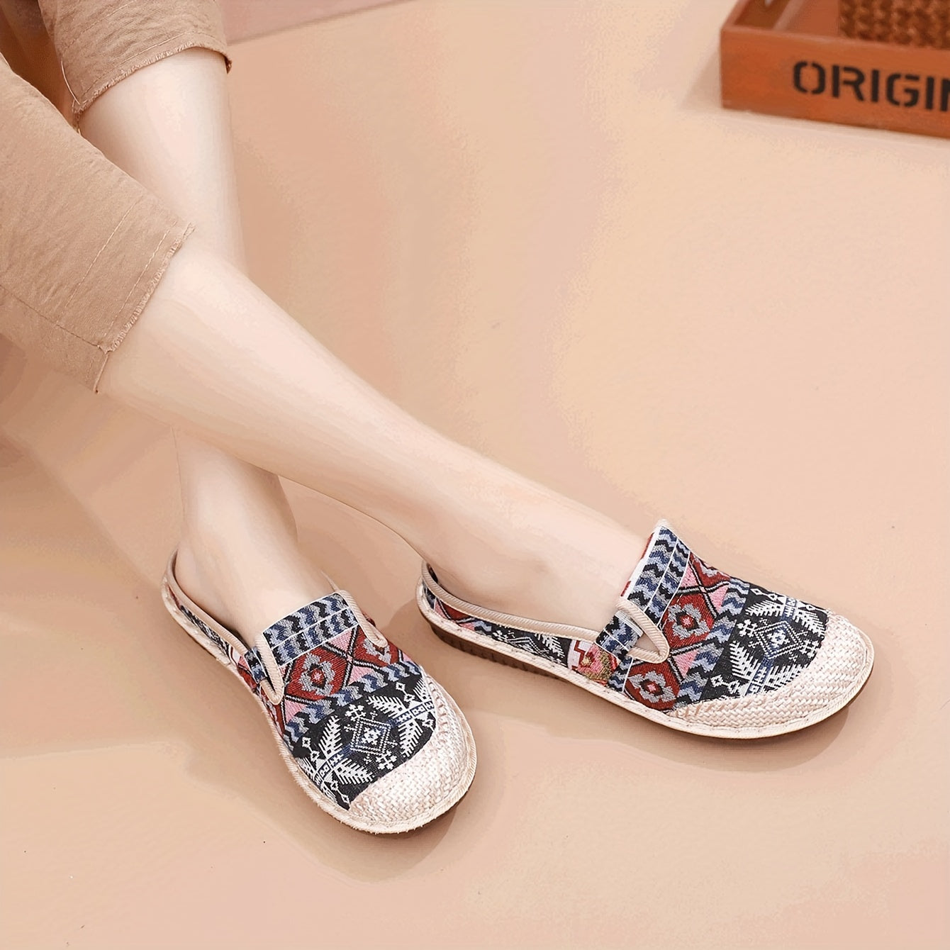 Women's Summer Tribal Style Slip-On Shoes Breathable Fabric All-Season Flowers