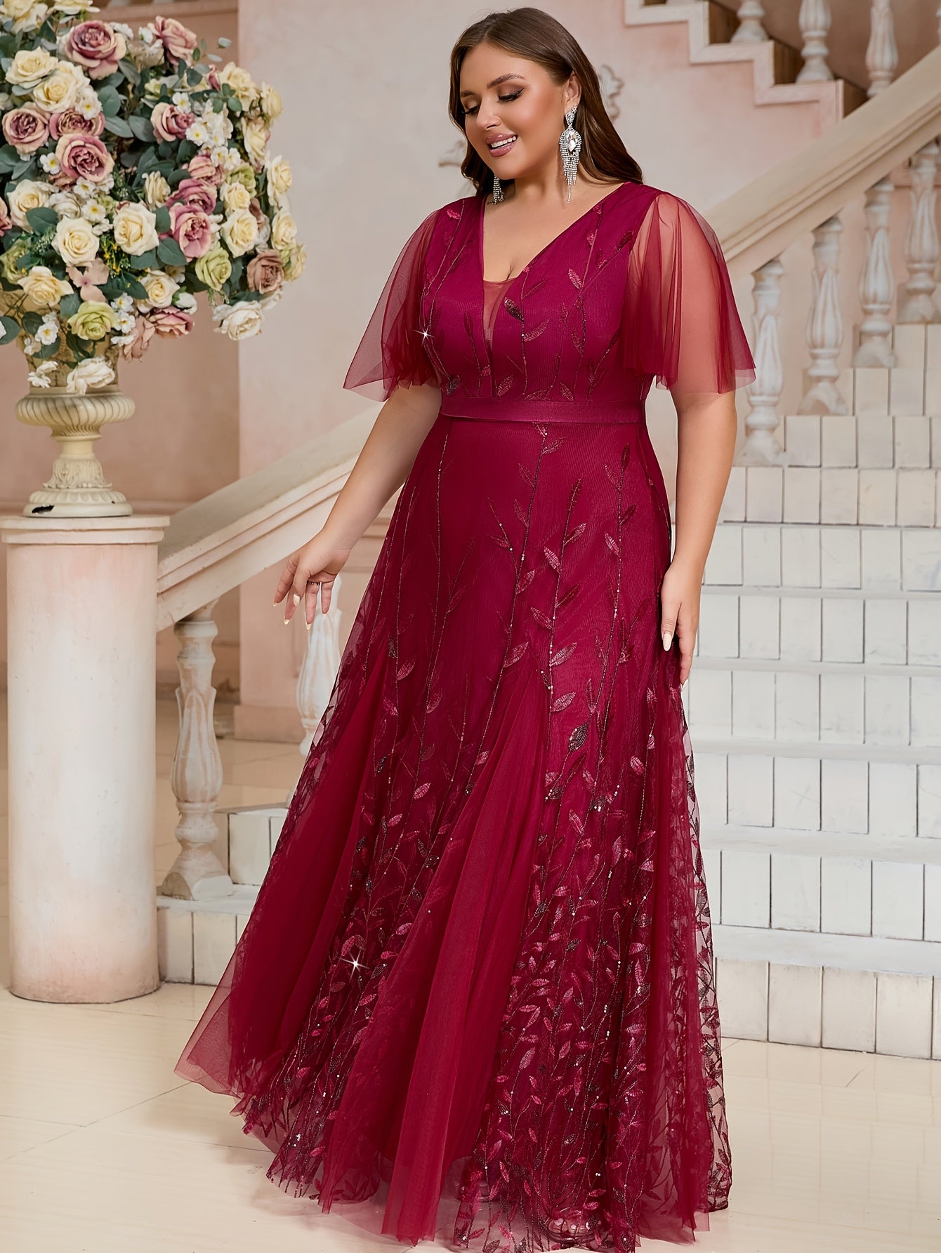 Plus Size Floral V-Neck Mother of the Bride Dress Long Sleeveless Gown Black White Leaf Pattern