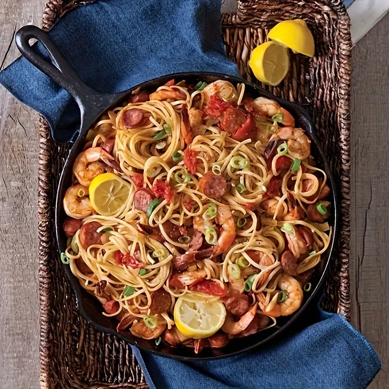 Набор из четырех предварительно приправленных чугунных сковородок, идеально подходящих для жарки, тушения и выпечки. Отлично подходят для приготовления яблочных пирогов и кишей, эти универсальные сковороды являются необходимым элементом любой кухни.