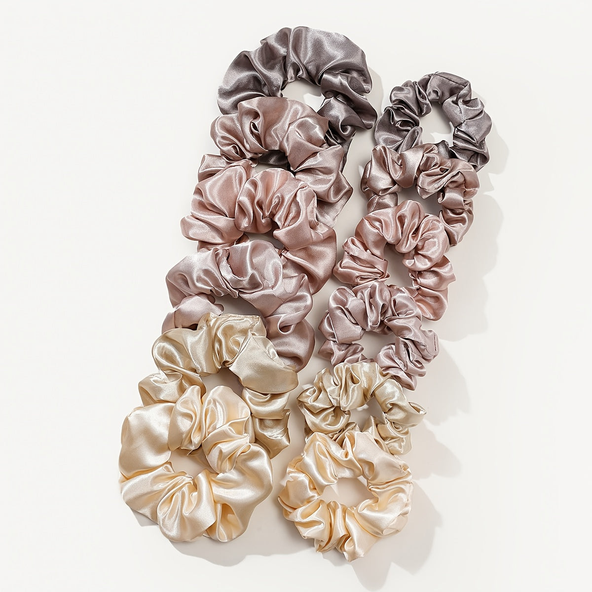 Ayollar va qizlar uchun 12 ta to'liq rangli satinning soch to'plamlari va tassel detallari bilan to'plam