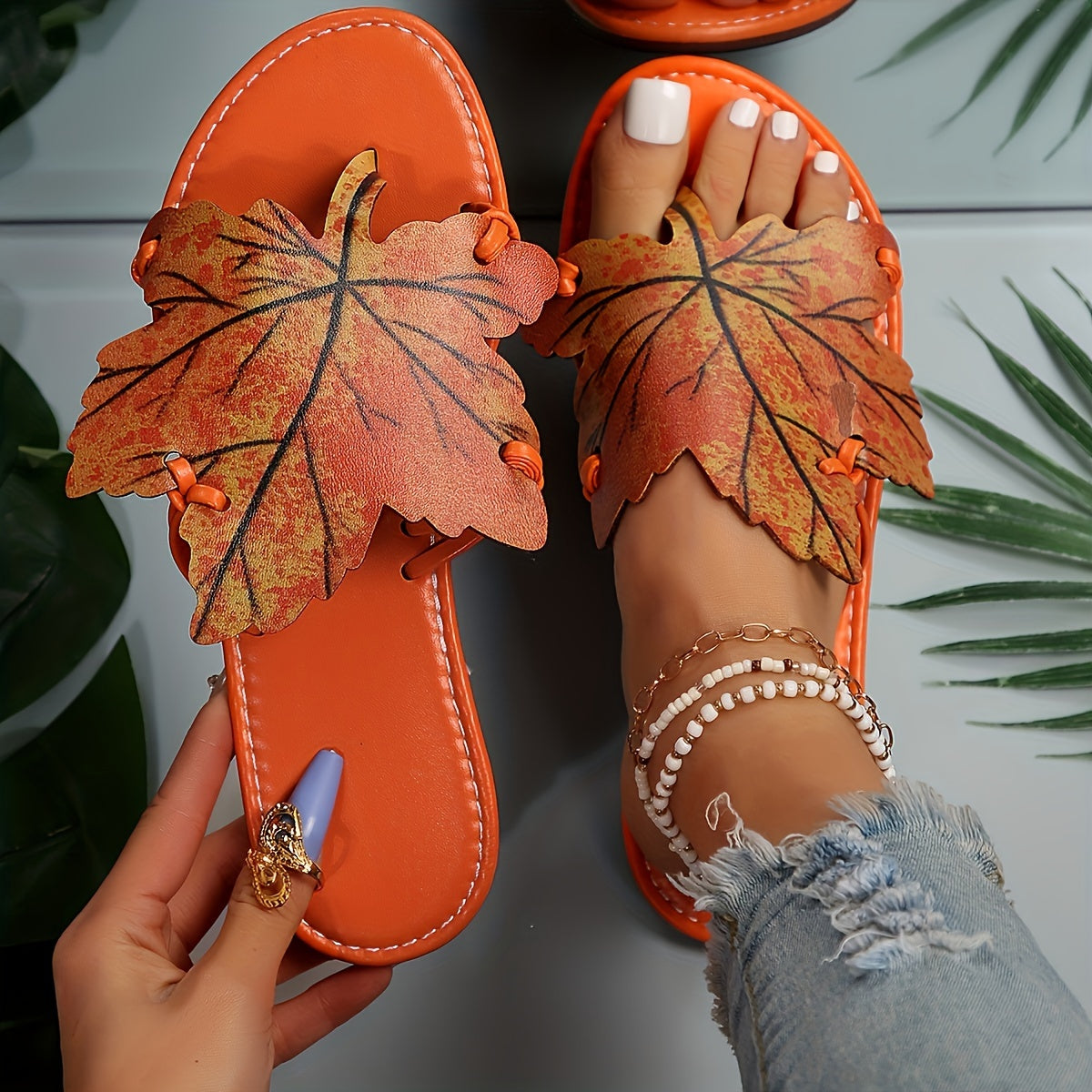 Women's Maple Leaf Flat Sandals Lightweight Summer Casual Slides