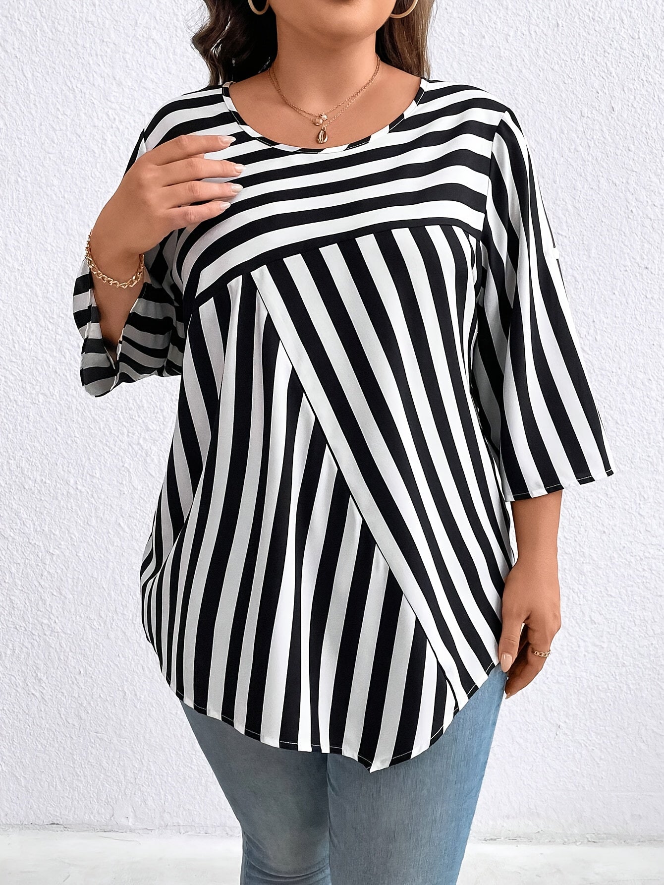 Plus Size Stripe Print Woven Blouse with Crew Neck and Oversized Fit