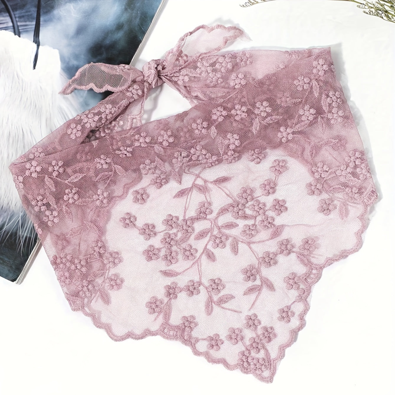 Ladies' Lace Floral Triangle Scarf in Solid Color Polyester for Dates Travel