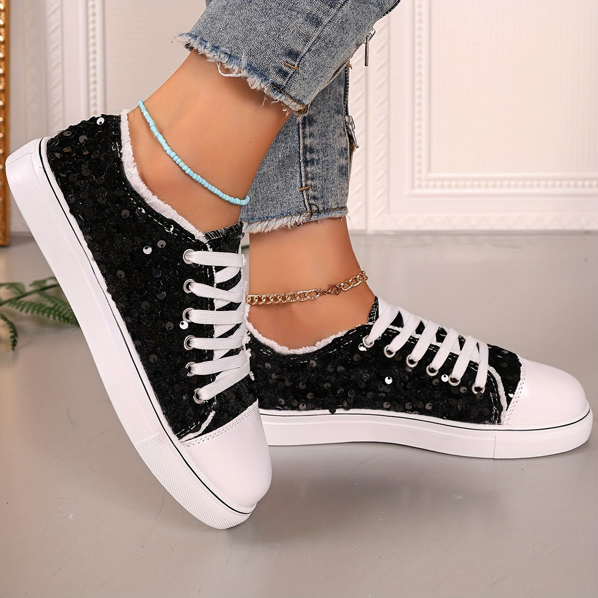 Women's Sequin Decor Casual Laced Low-Top Sneakers