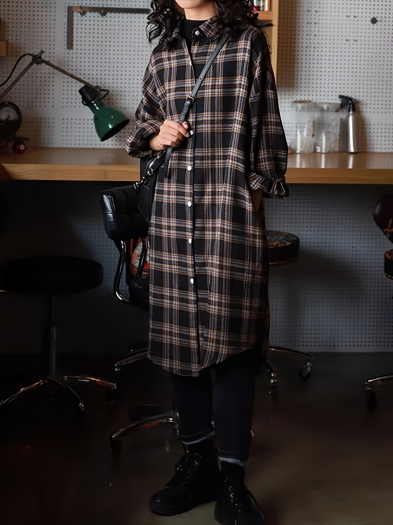 Plus o'lchamli tekislangan bosma bluz uzun qo'lqopli lapel bo'yinli bahor va kuz ayollar kiyimlari