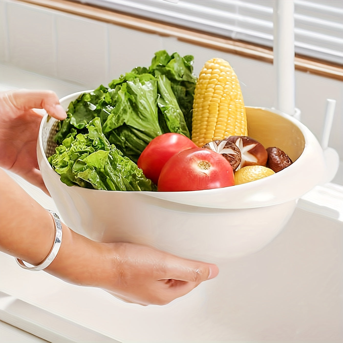 Plastic Rice Washing Basket with Handle for Fruit, Grain, and Vegetable Rinsing