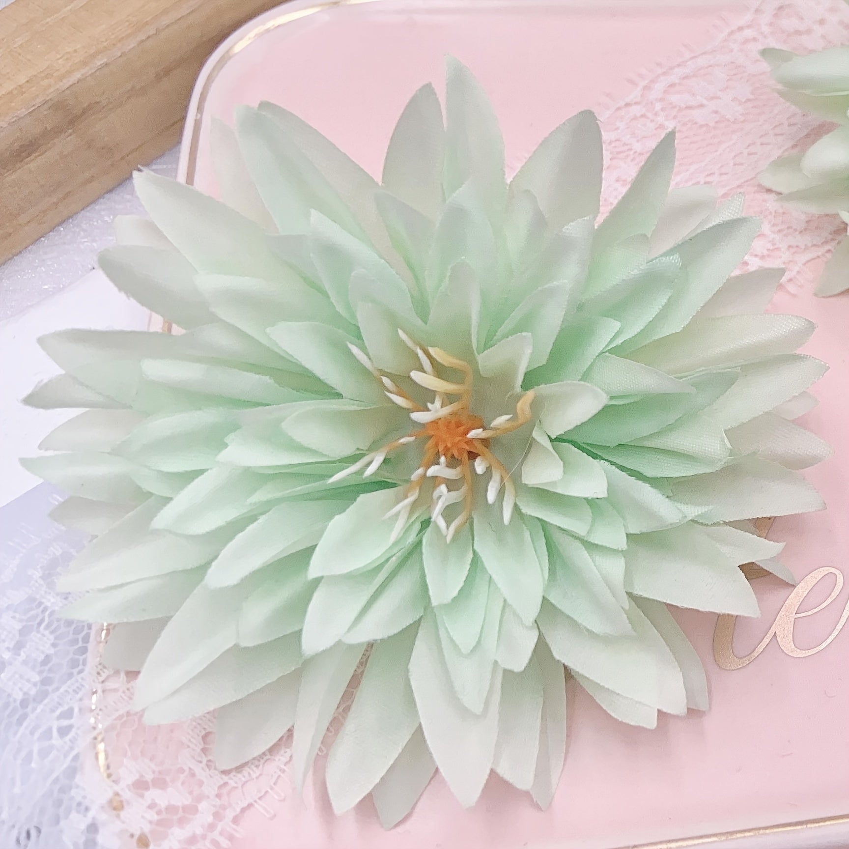 Artificial Flowers Crab Claw Chrysanthemum Simulation Flowers 7.5cm for DIY Crafts Weddings and Decorations