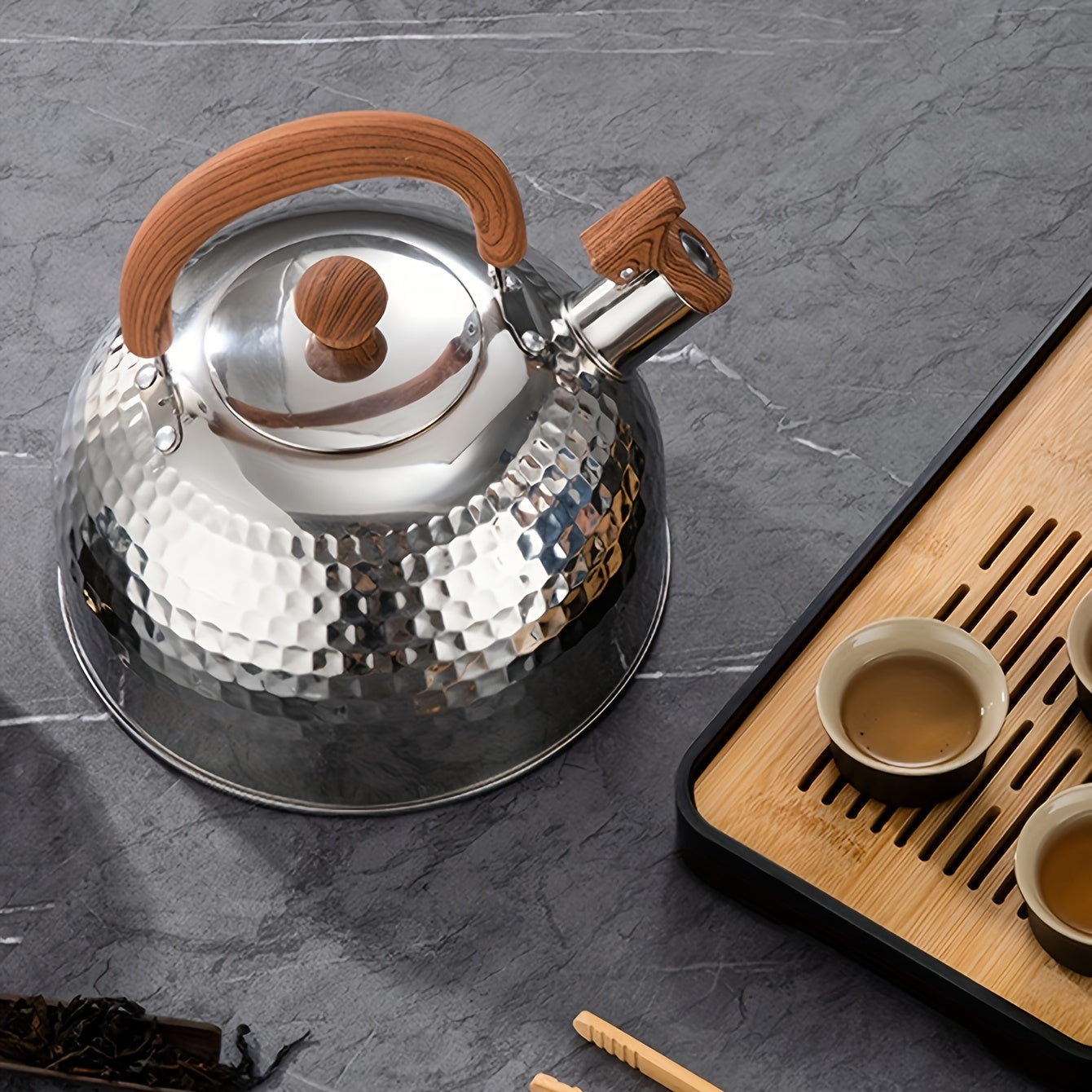 Stainless Steel Hammered Kettle with Whistling Spout for Outdoor Use