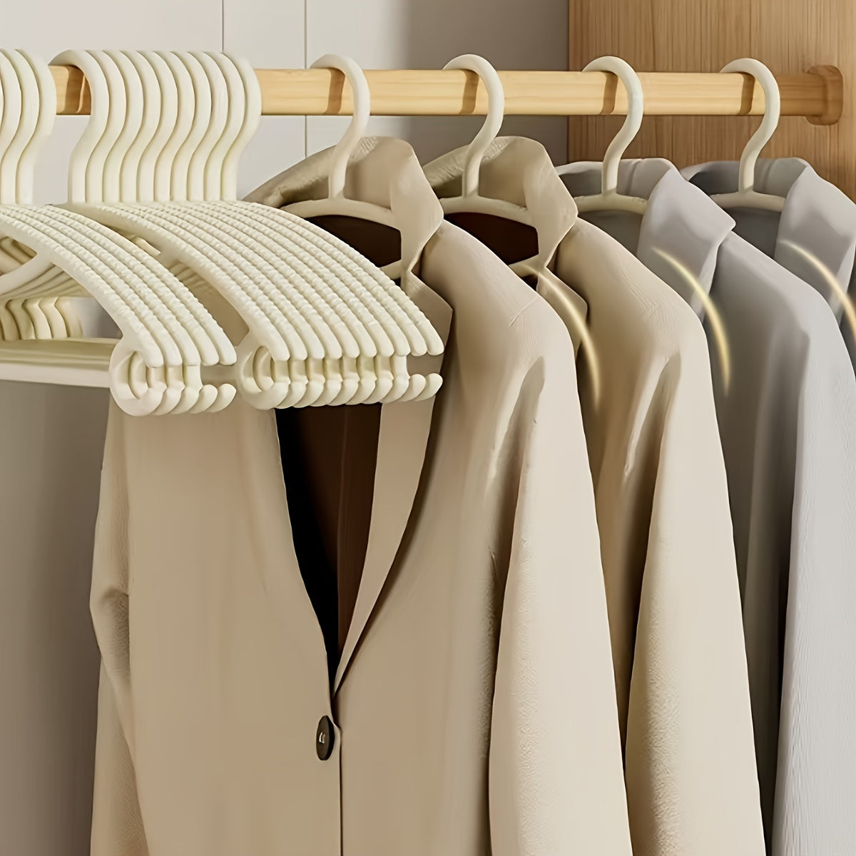 Set of 5 Plastic Clothes Hangers Lightweight Non-Slip Space Saving for Home Travel or School