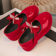 Bolalar uchun moslashuvchan tasma yopilishi, PU material, porloq kamon detali bilan bir rangli tekis poyabzal, 14 yoshgacha bo'lgan bolalar uchun mos keladi.