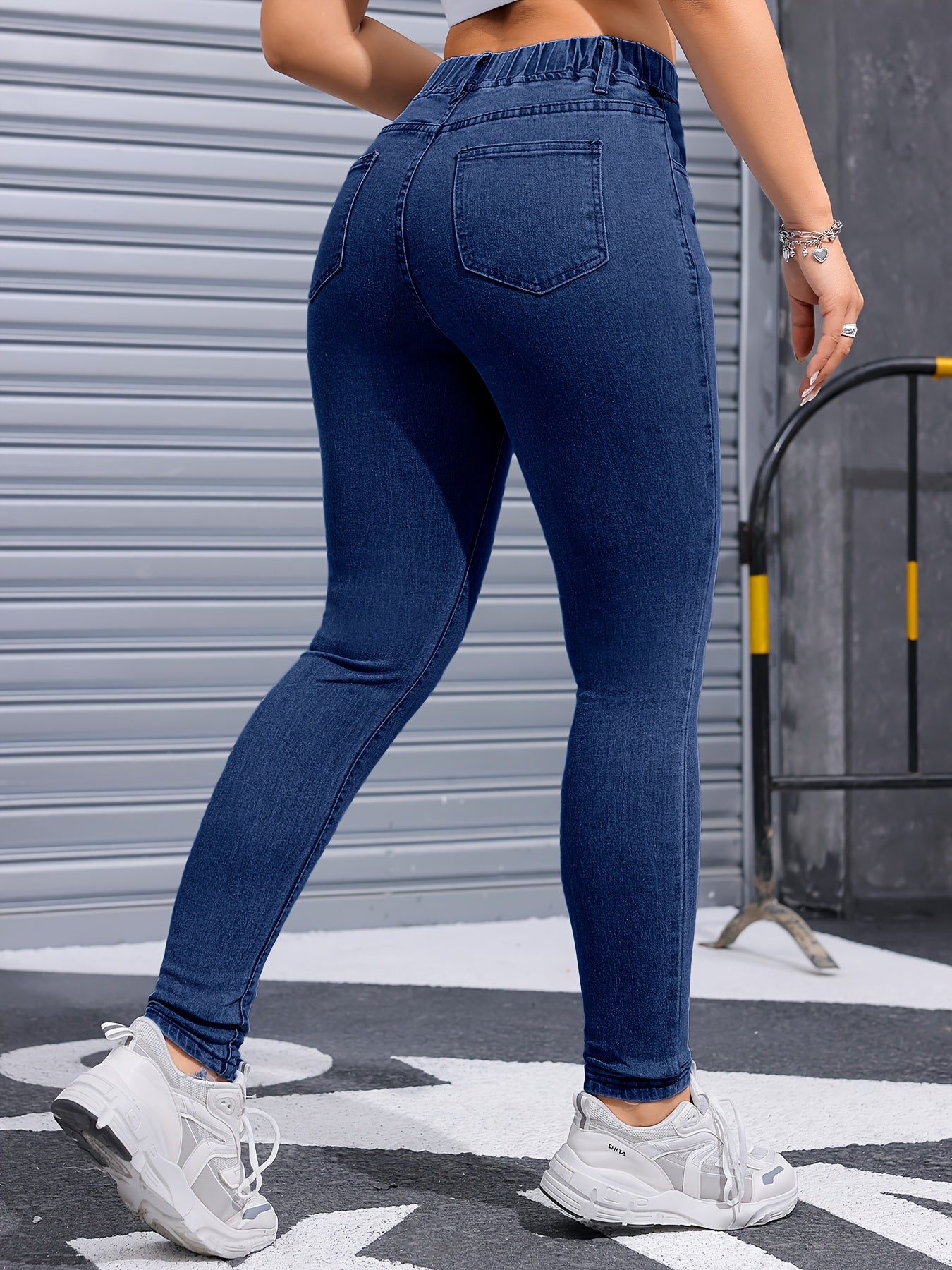 Ayollar uchun qorong'i ko'k skinny jinslar, kengaytiriladigan denim, elastik bel, qulay