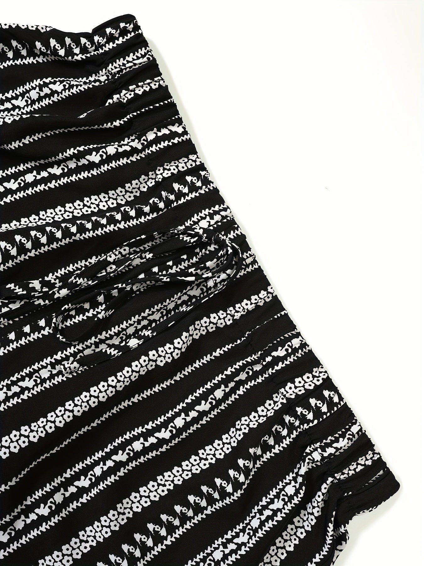 Шорты для женщин больших размеров с черно-белым геометрическим принтом, повседневные, средней длины