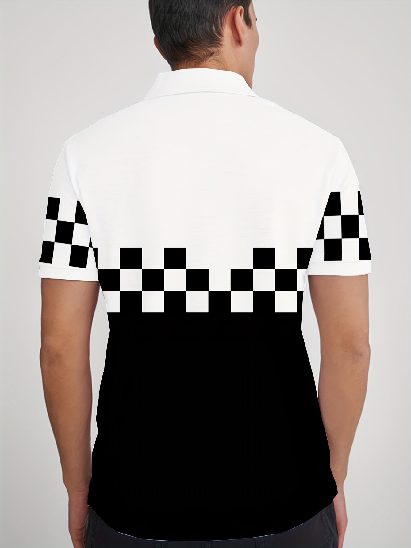 Erkaklar uchun plussiz o'lchamdagi tekis to'rli rangli blokli qisqa yengli golf ko'ylagi, sportiv tasodifiy uslub va zip yaka bilan.