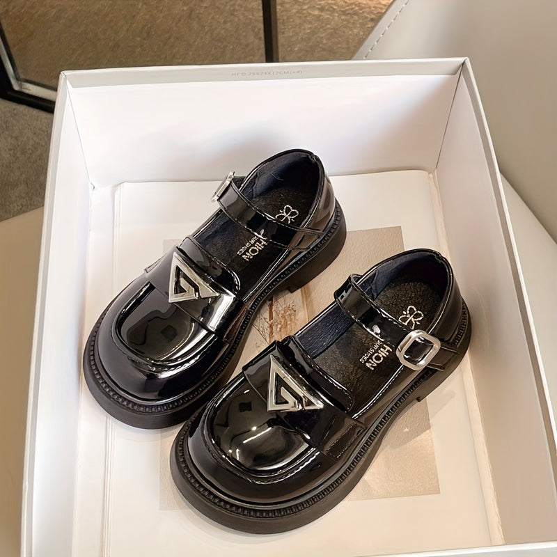 Qizlar uchun qora Mary Jane tekis poyabzal, preppy uslubida, yumshoq taglik, ikki monk tasmasi, dumaloq burchak va qulay PU ustki qismi. Maktab, chiqishlar, partiyalar va ochiq havoda faoliyatlar uchun mukammal.