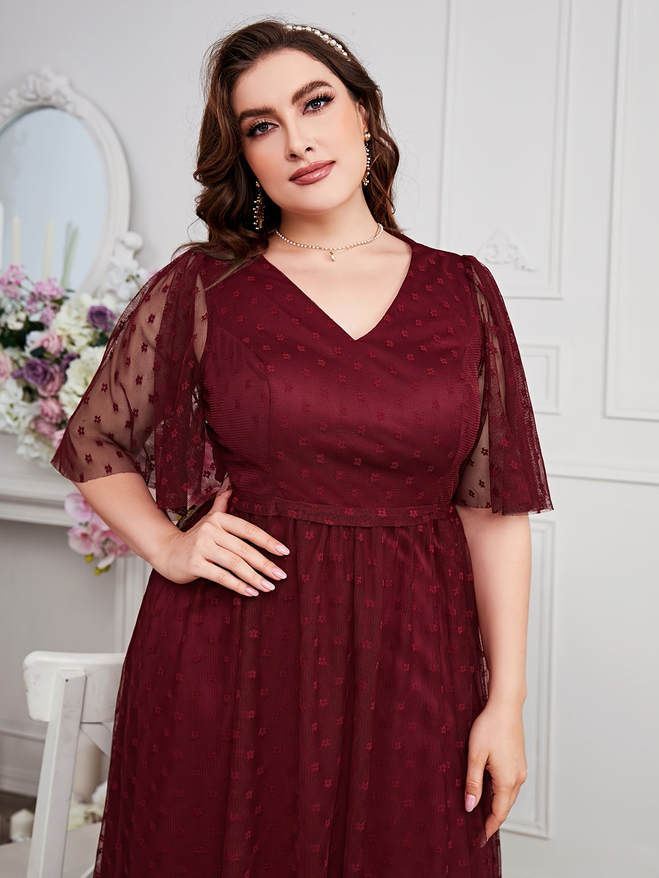 Plus Size Women's Elegant Lace Maxi Dress with Contrast Details