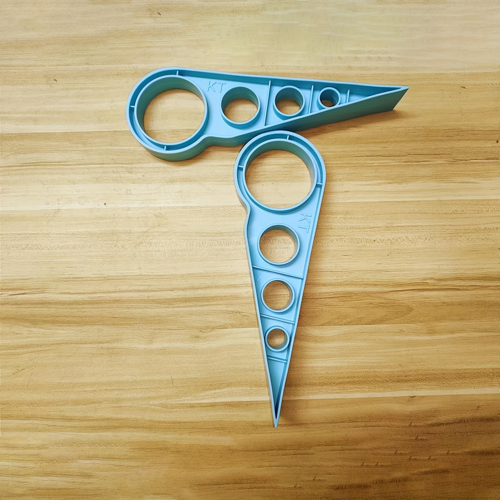 Organizador de ropa de cama azul PP para elevar el colchón y almacenar sábanas