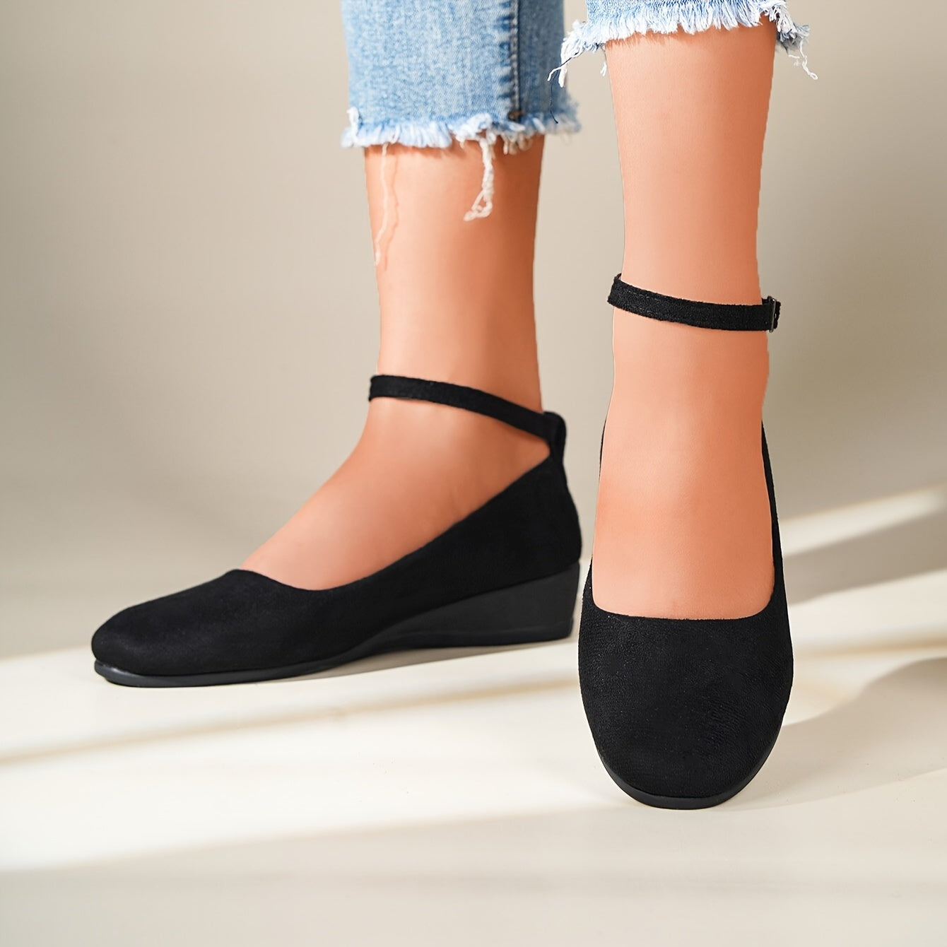 Women's Casual Shoes Low Heel Soft Material Ankle Buckle Strap