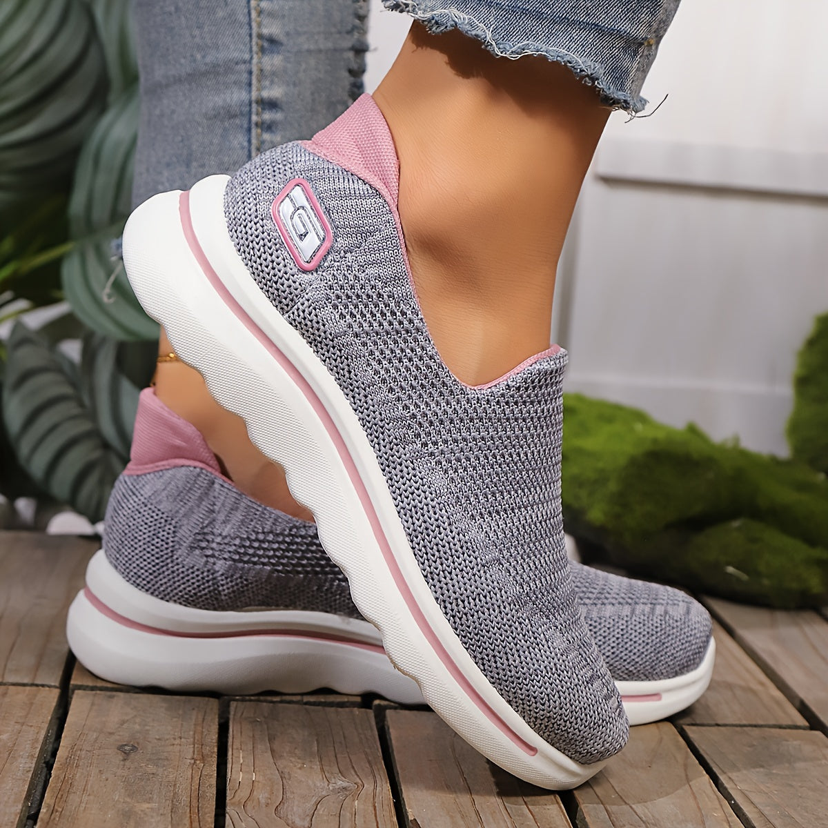 Women's Casual Slip-On Sneakers Lightweight Breathable Low-Top Shoes