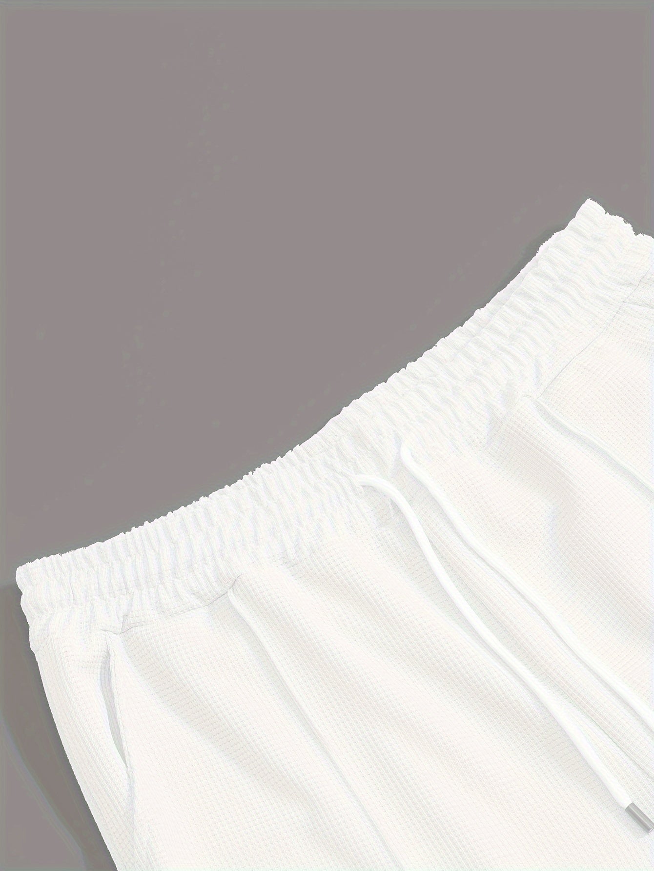 2-qismli Erkaklar Vafli To'qima Tasodifiy Kiyim: Qattiq Oq Uzun Qol Ochiq Kardiqan & Chizg'ichli Shimlar To'plami. Kundalik kiyish yoki bahor/kovakda ta'til uchun mukammal qulay polyester aralashmasi.