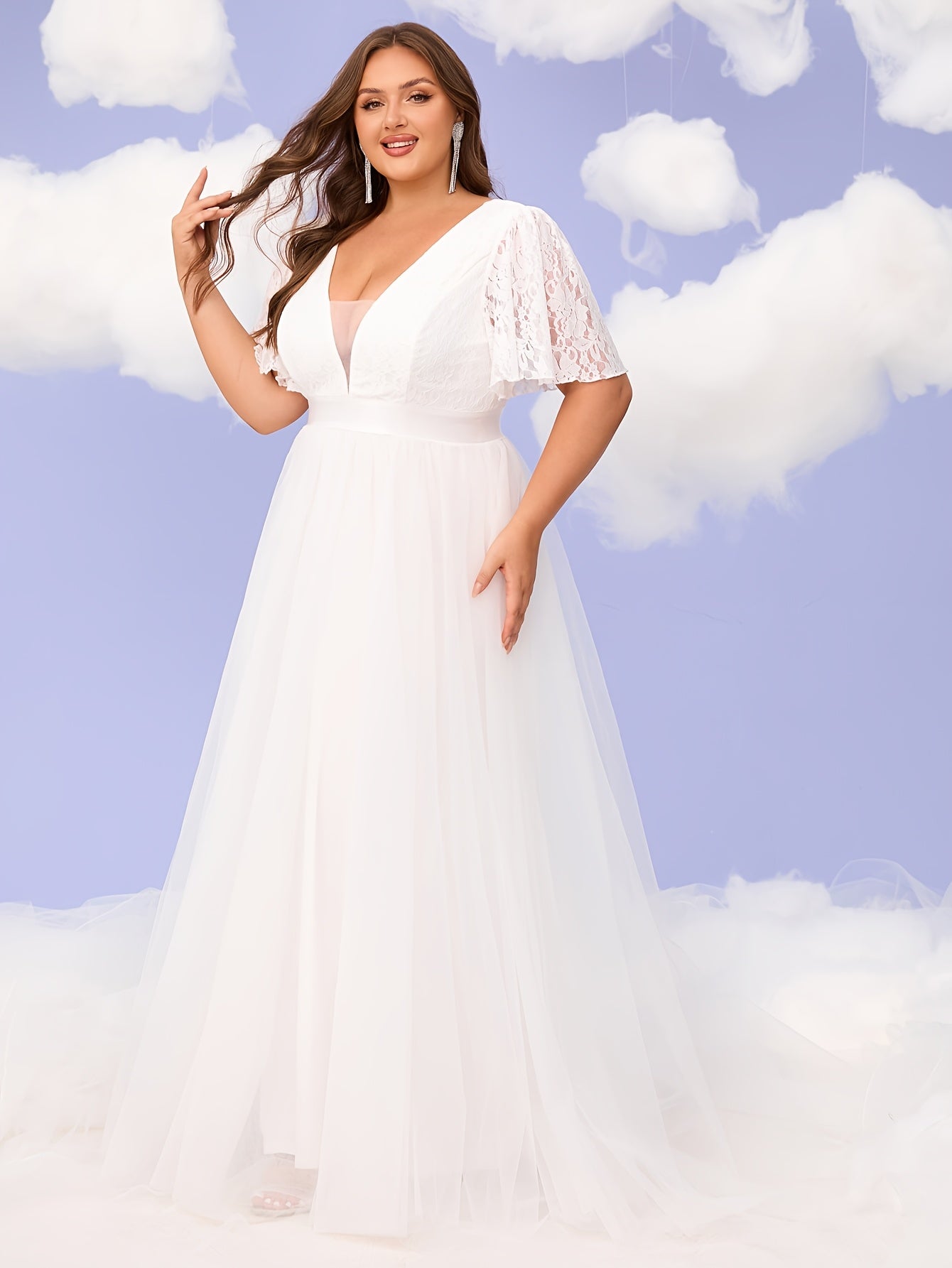 Plus Size Black V-Neck Maxi Dress with Short Sleeves and Lace for Formal Events