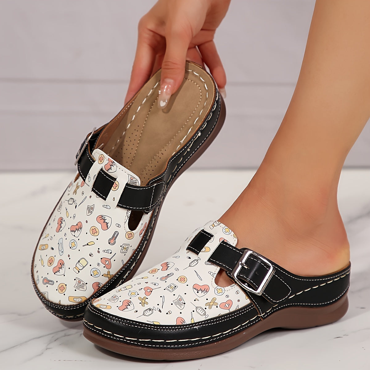 Zapatillas de enfermera para mujer, ligeras, planas, de punta sencilla, para todas las estaciones, materiales sintéticos