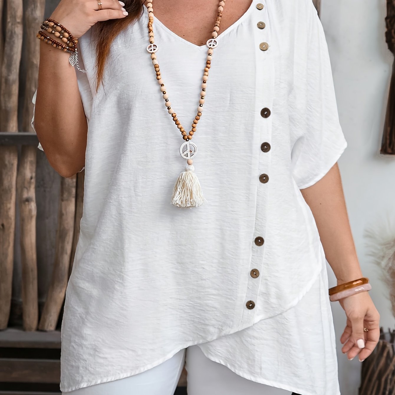 Ayollar uchun katta o'lchamli V-shakllı kofta, qisqa qo'lli, bir rangli, kundalik va zamonaviy