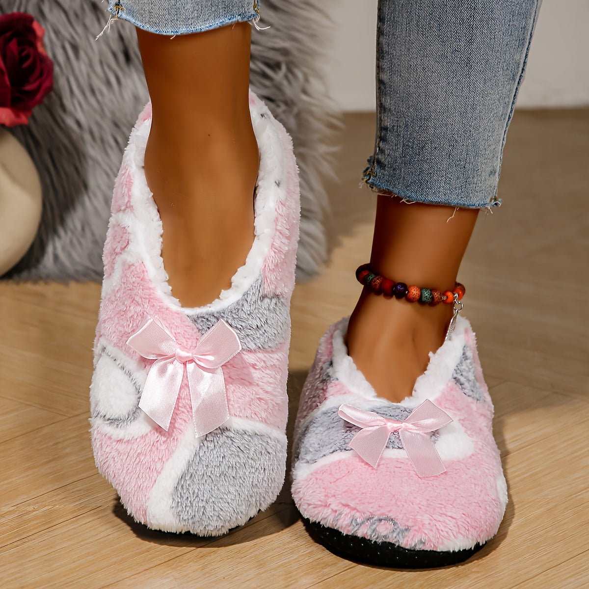 Women's Fleece-Lined Indoor Slippers with Non-Slip Sole and Heart Pattern